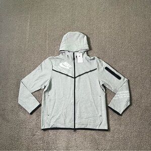 Nike Sportswear Tech Fleece Graphic Full-Zip Hoodie Men’s Size XL